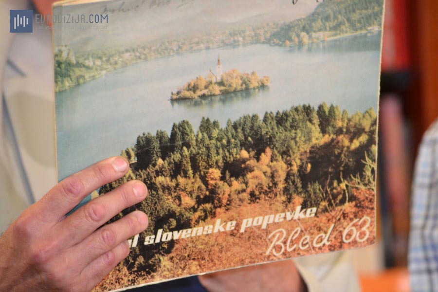 Ena izmed prvih plošč o Slovenski popevki (Foto: Alesh Maatko)